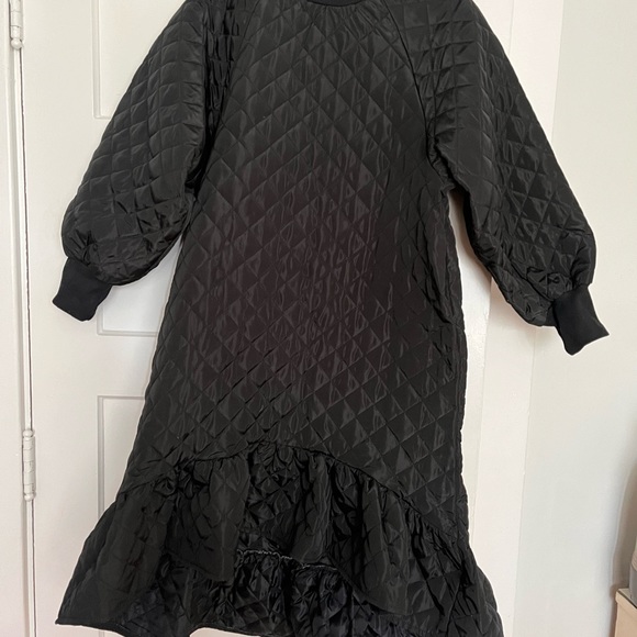 Japanese Puffer Dress with Pockets - Picture 3 of 3